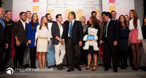 Soraya Sáenz de Santamaría y Juan Ignacio Zoido, con los jóvenes emprendedores de moda de Sevilla