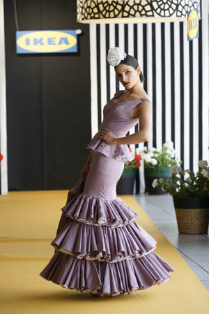 Laura Aguilera, ganadora del tercer certamen de Moda Flamenca de IKEA Sevilla