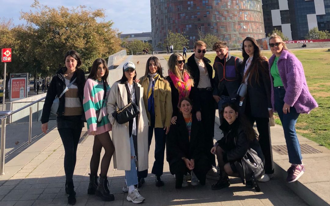 ALUMNOS DEL TERCER CURSO DE DISEÑO DE MODA, EN EL SALÓN TEXTIL INTERNACIONAL DE BARCELONA